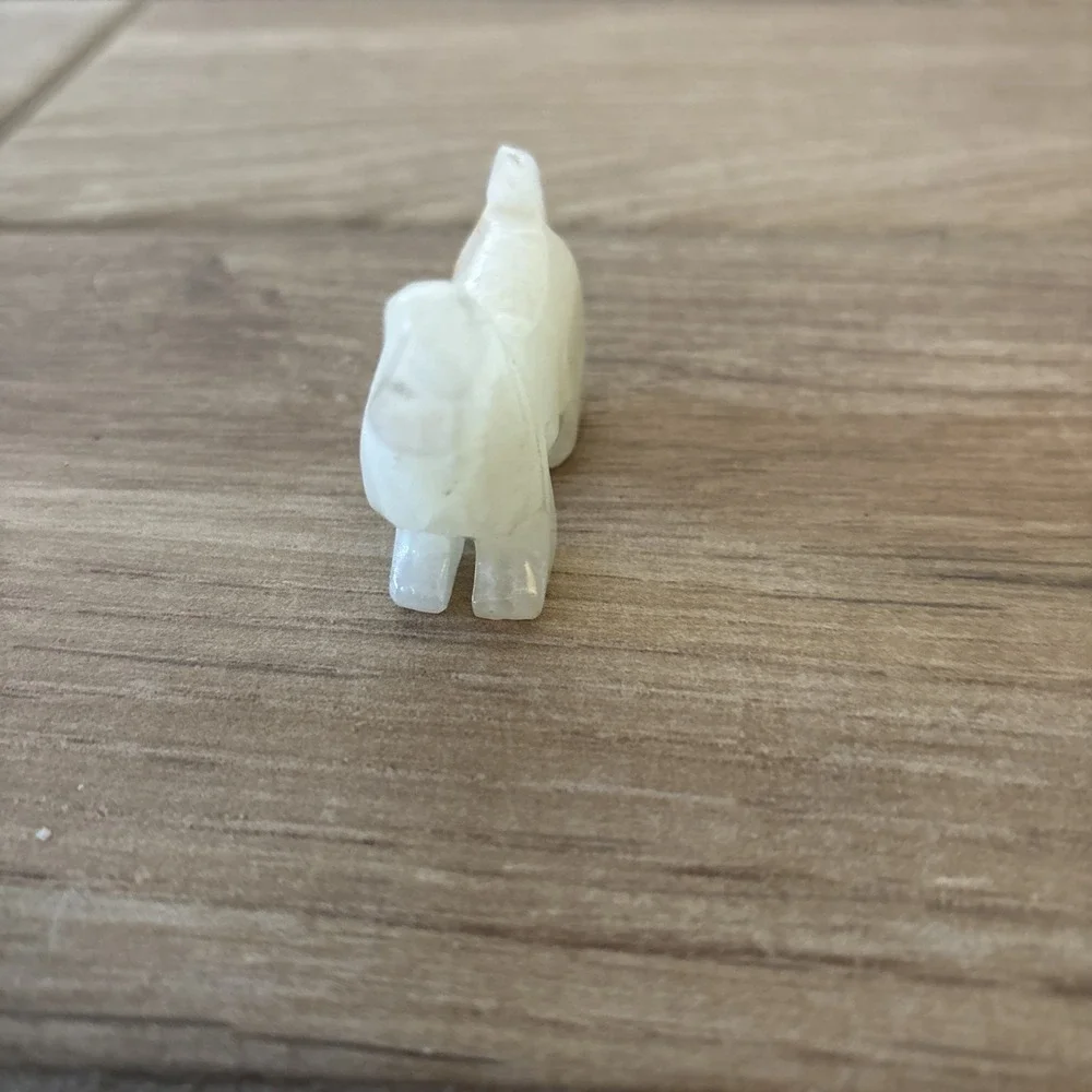 Carved White Onyx Stone Basset Hound Dog Sculpture Figurine 3.25